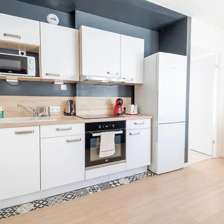 Les Provinciales Daire *